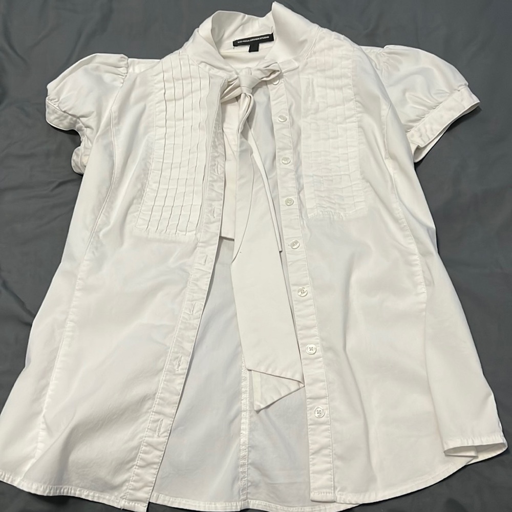 Express, White/Light Ivory Button-Up Shirt with Tie on Collar, Size Medium